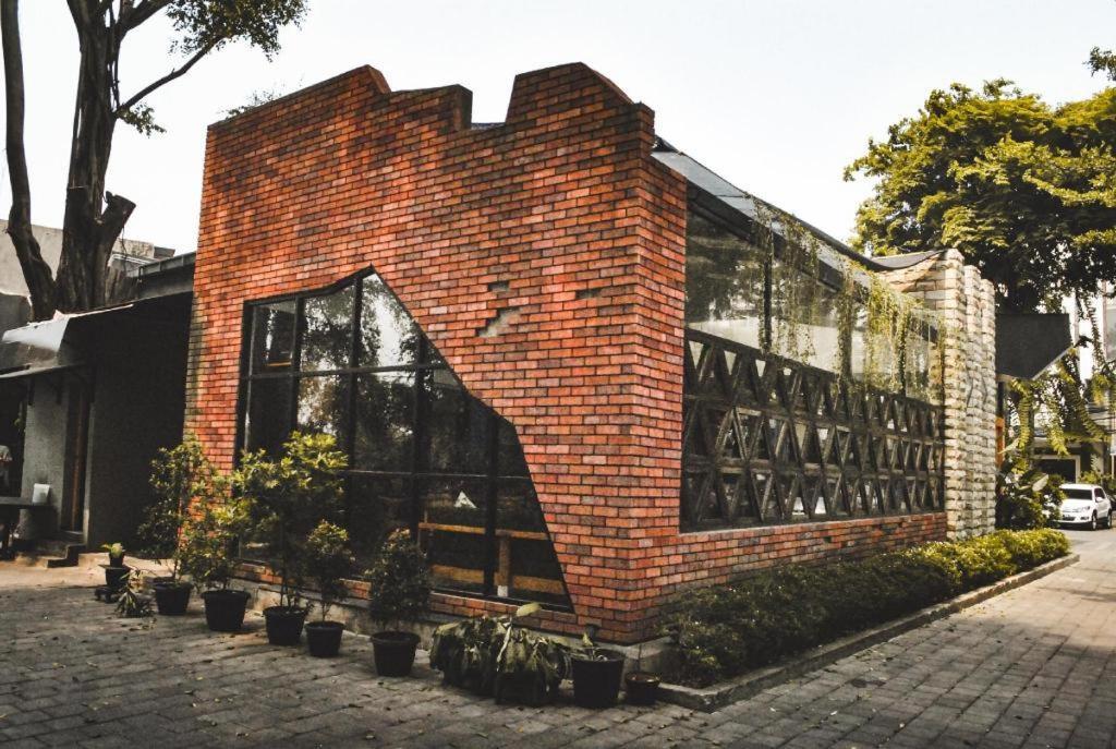 Sofyan Hotel Soepomo Jacarta Exterior foto
