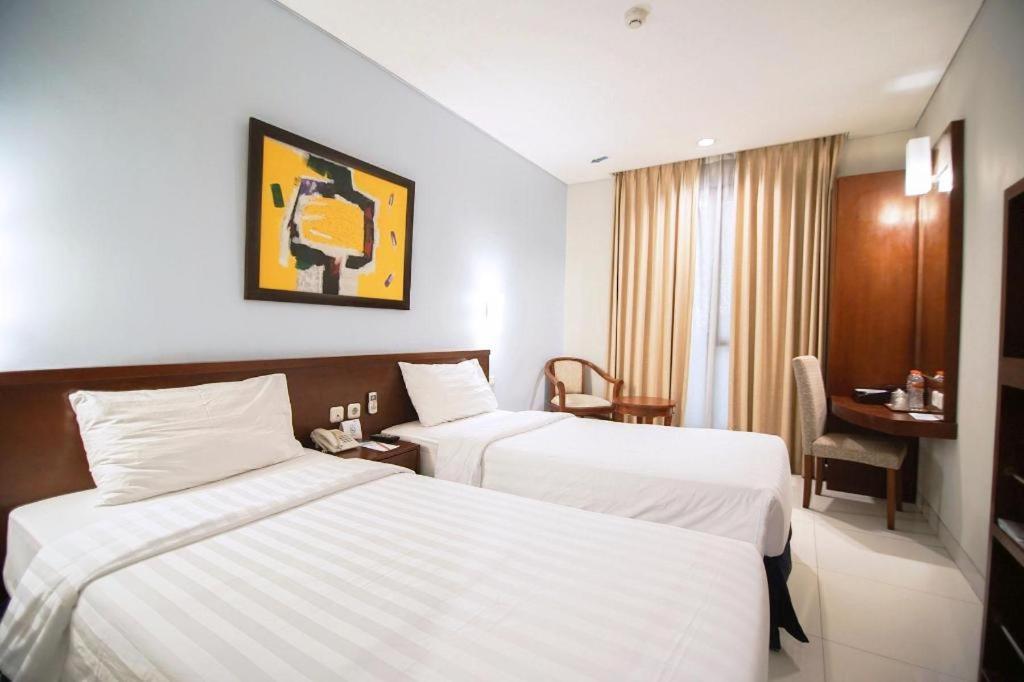 Sofyan Hotel Soepomo Jacarta Exterior foto