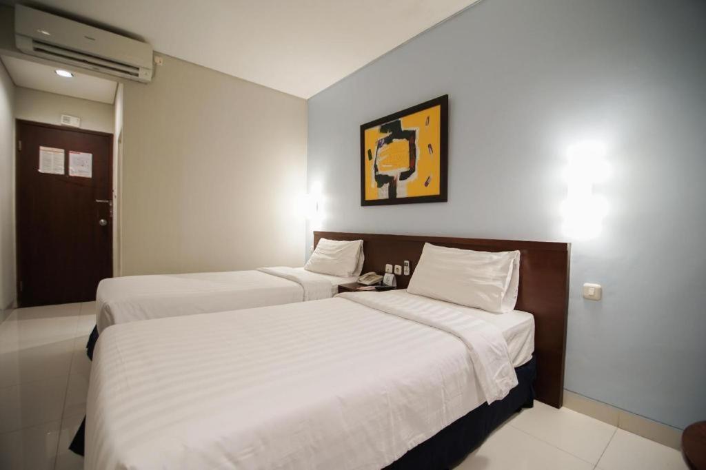 Sofyan Hotel Soepomo Jacarta Exterior foto